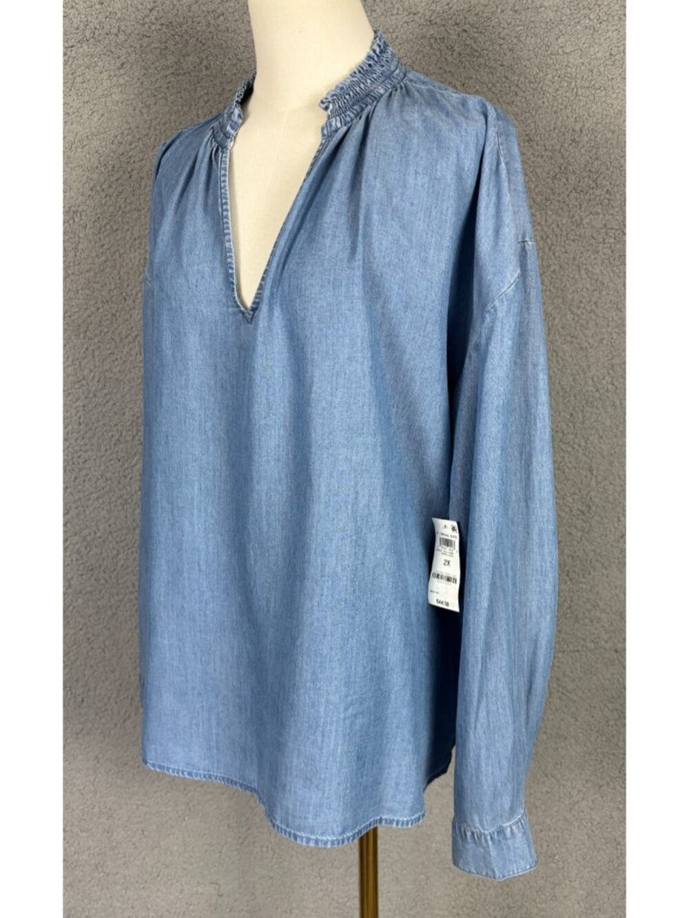 On 34th Trendy Plus Size Long-Sleeve Split-Neck Top Blue 2X New With Tags. - Picture 3 of 8